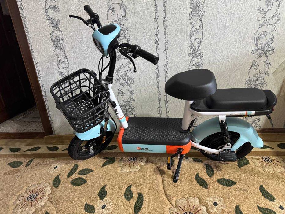 Electro skuter-velosiped.