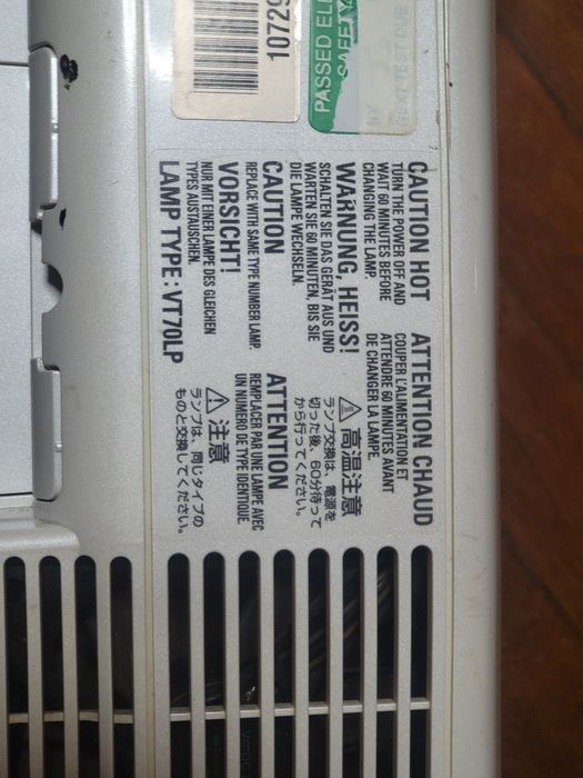 Vând videoproiectoare