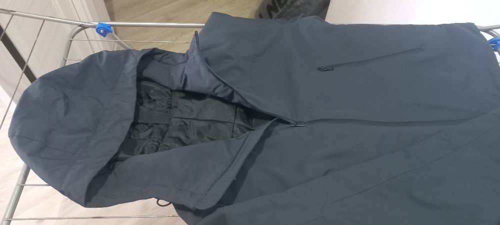 Ветровка стильная