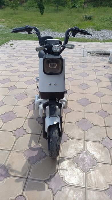 Электро скутер  на прада