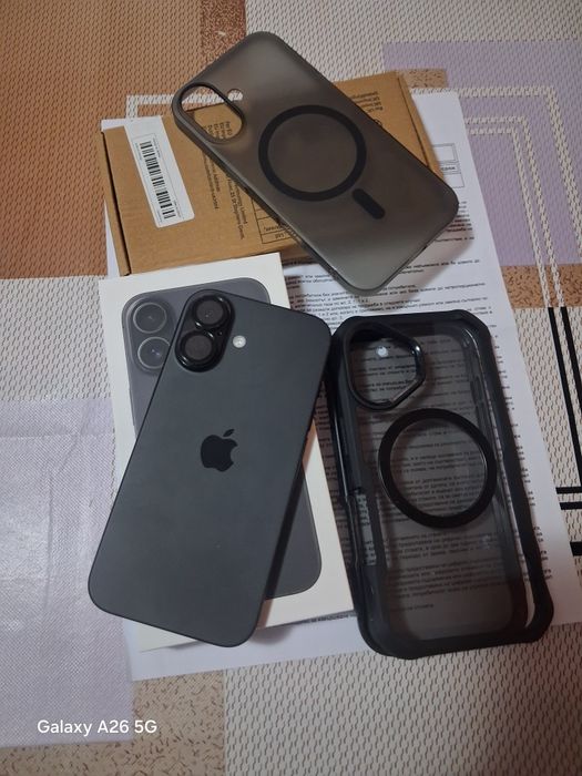 Продавам iPhone 16 128gb black