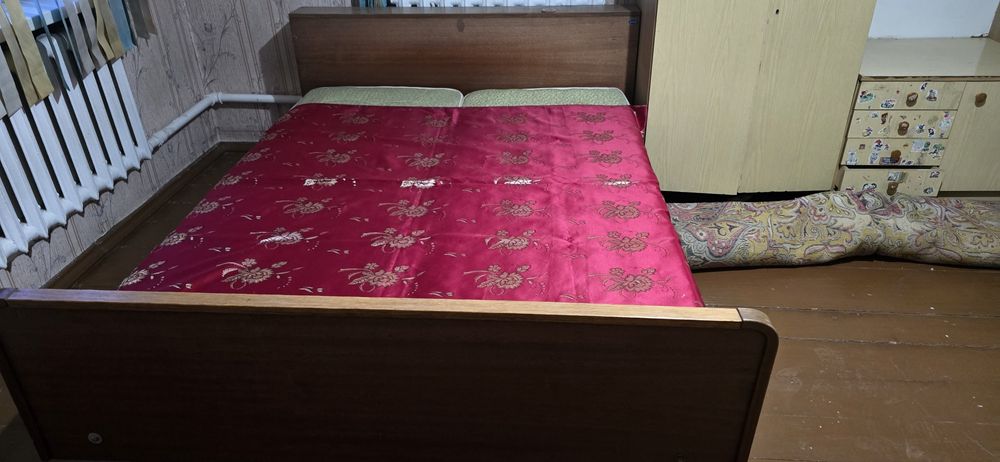 Кровати односпальные, двуспальные