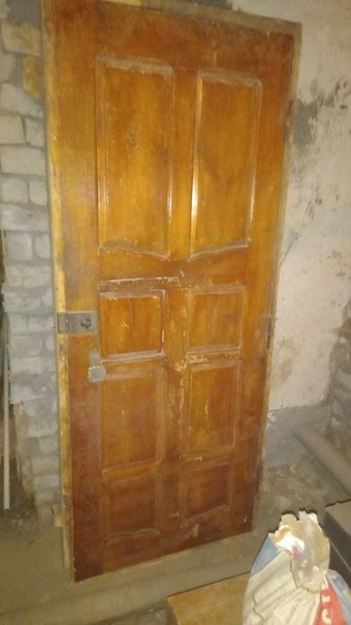 Продам деревянную дверь  СССР
