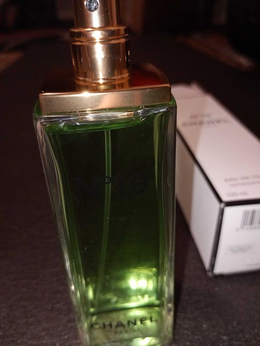 Chanel n°19 Eau de Toilette за жени 100 мл. Шанел дамски парфюм