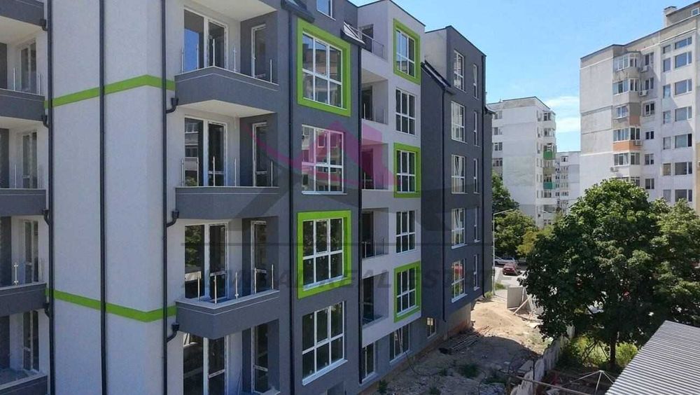 Продава се Тристаен апартамент в Варна, Левски - 85 кв.м за 1942 €/кв.м - Снимка #1