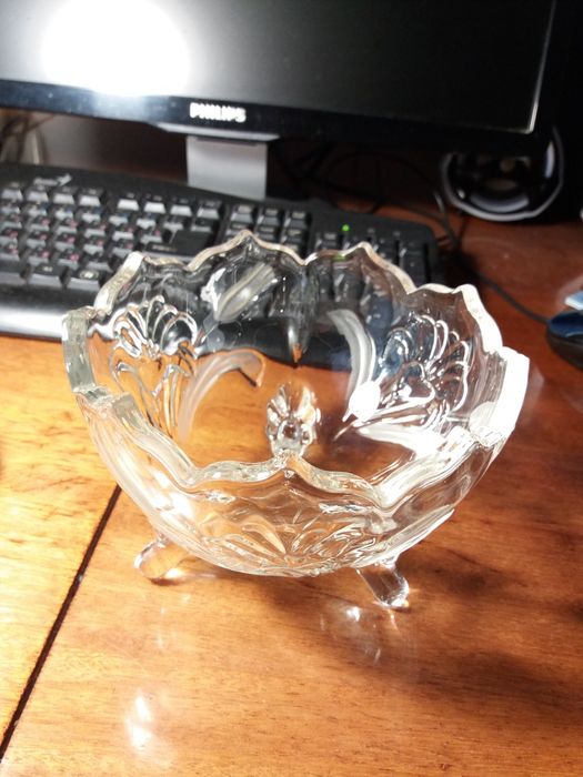 Хрустальная ваза-конфетница.