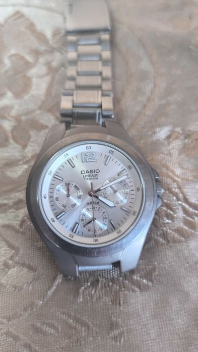 Часы Casio titanium