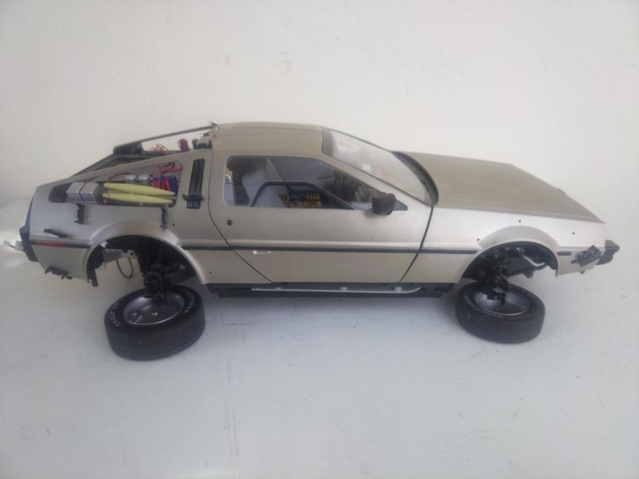 DELOREAN DMS 12 лят модел в мащаб 1/8 
Back to the Future
Premium 1982
