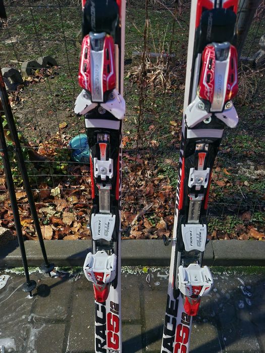 Vând schiuri atomic race gs 1.71 lungime