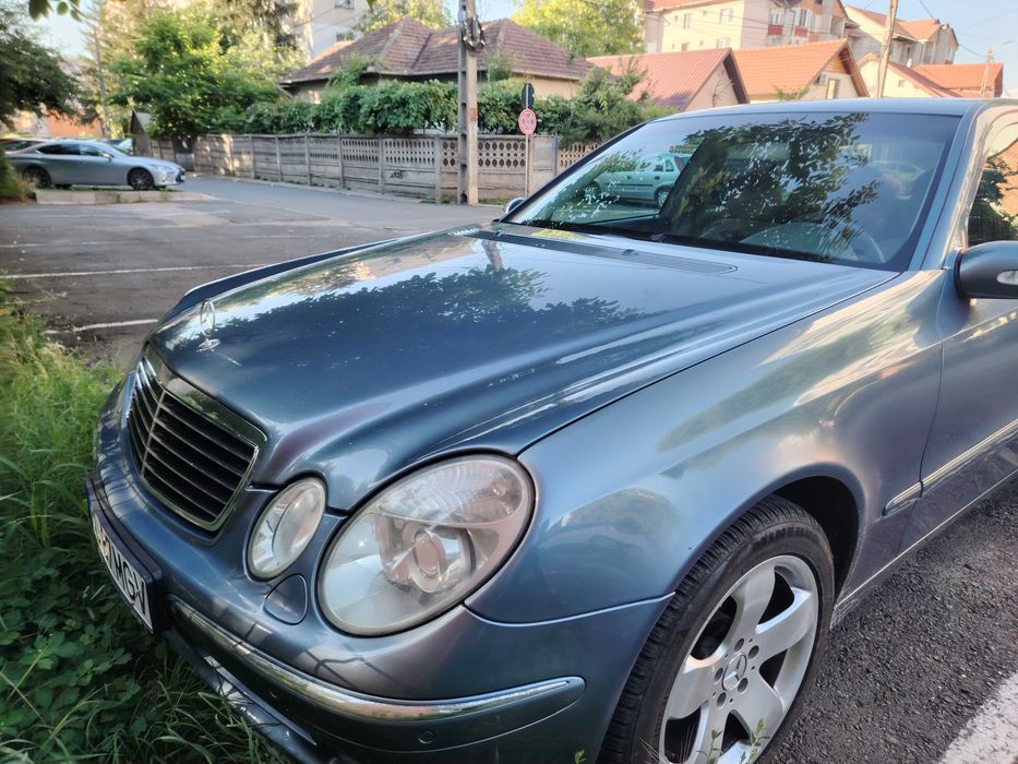 MERCEDES-BENZ E-Class