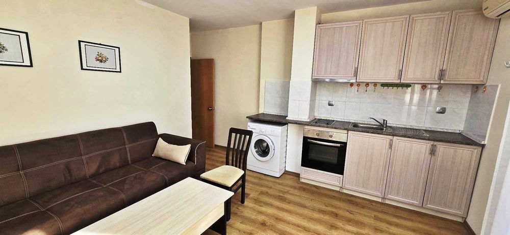 Продава се Тристаен апартамент в Свети Влас - 73 кв.м за 1083 €/кв.м - Снимка #1