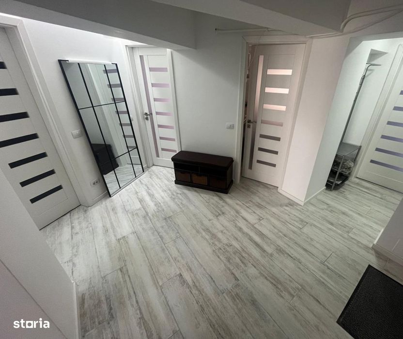 Spital - 3 camere decomandate, etaj 2, 3 balcoane, renovat