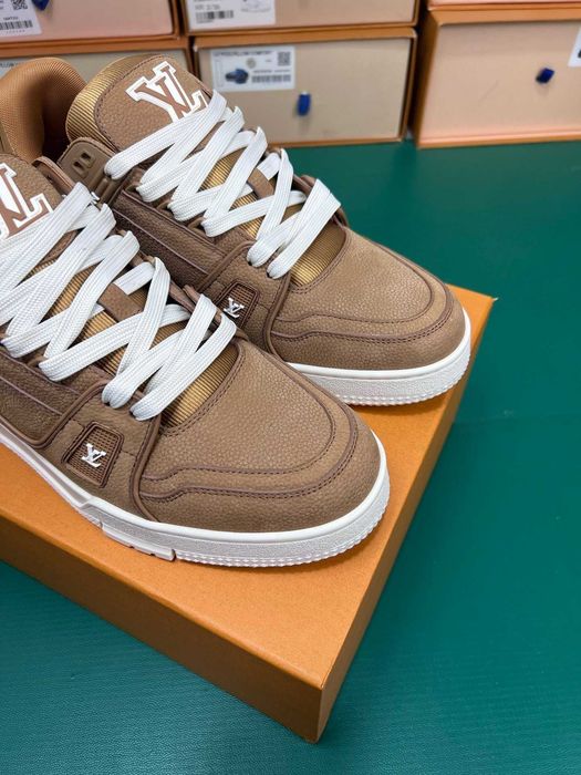 Adidasi Louis Vuitton Trainer Premium