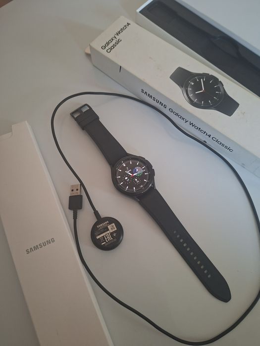 Часы Samsung Galaxy Watch4