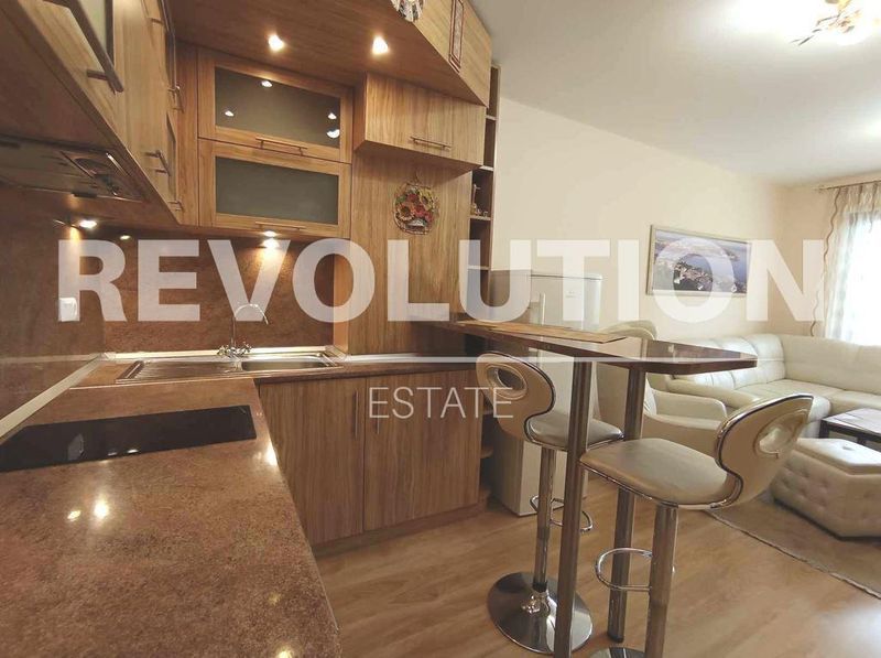 Двустаен апартамент в района на Общината!