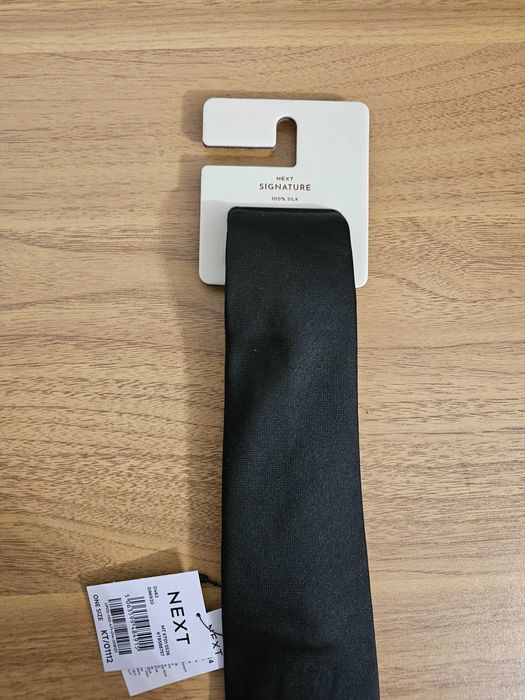 Cravata Next pe Negru Matase