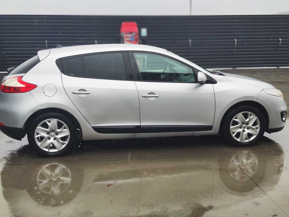 Renault Megane 3 hatchback 1.5dci 110CP