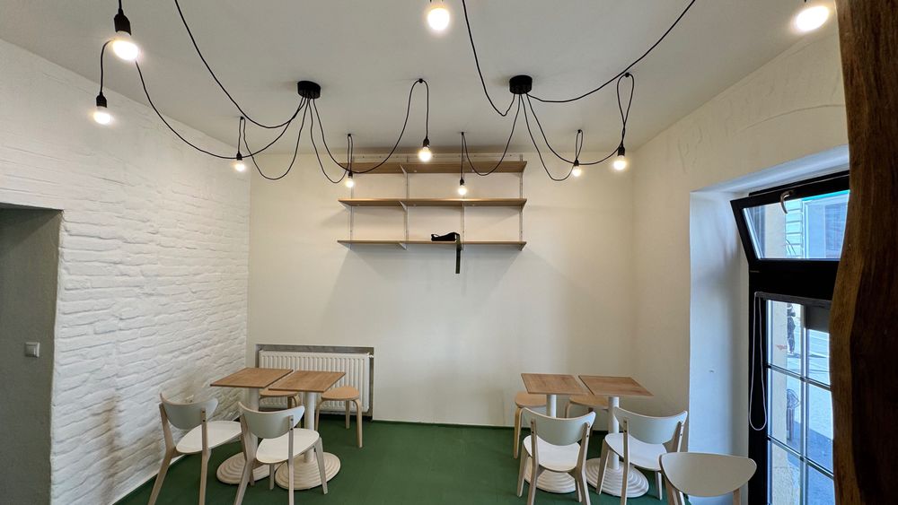 Vand 6 mese cafenea 45x45, folosite 3 luni