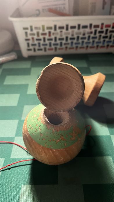 Kendama Krom Nihon “World Champ Owned” stare buna