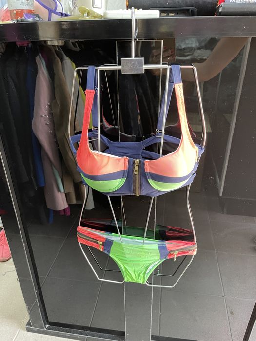 Металлические контурные вешалки