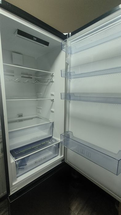 Combina frigorifica No Frost (frigider) Beko Defect