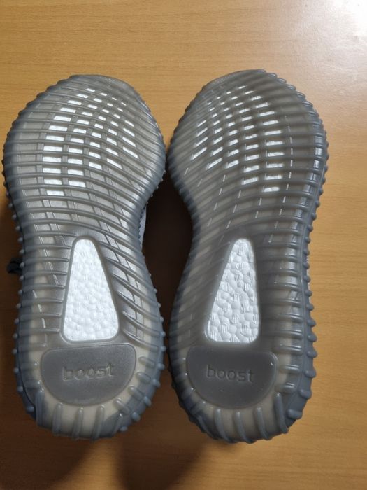 Adidasi Yeezy Boost 350