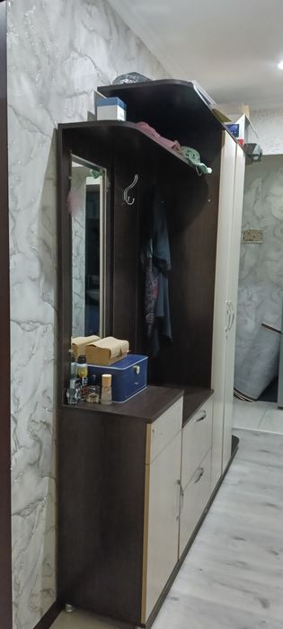 Продам прихожую б/у
