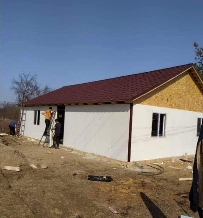 Vand case modulare realizate din structura metalica