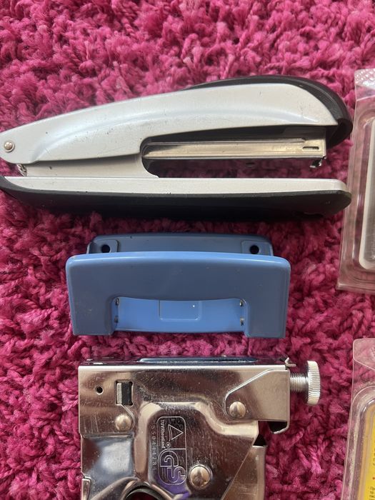 Степлеры разные и скобы новые