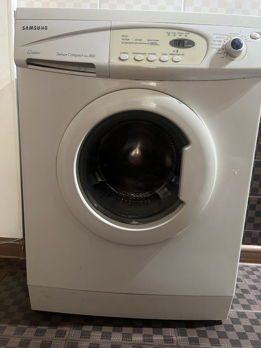Продам стиральную машину Samsung Sensor Compact.