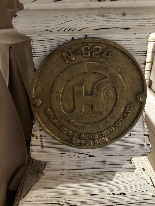 Стари месингови корабни табели