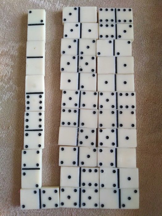Ретро бакелитено домино