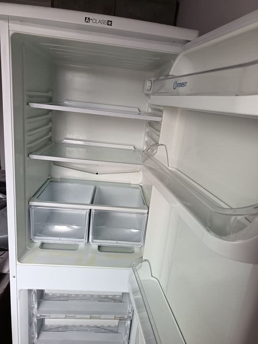 Frigider Indesit