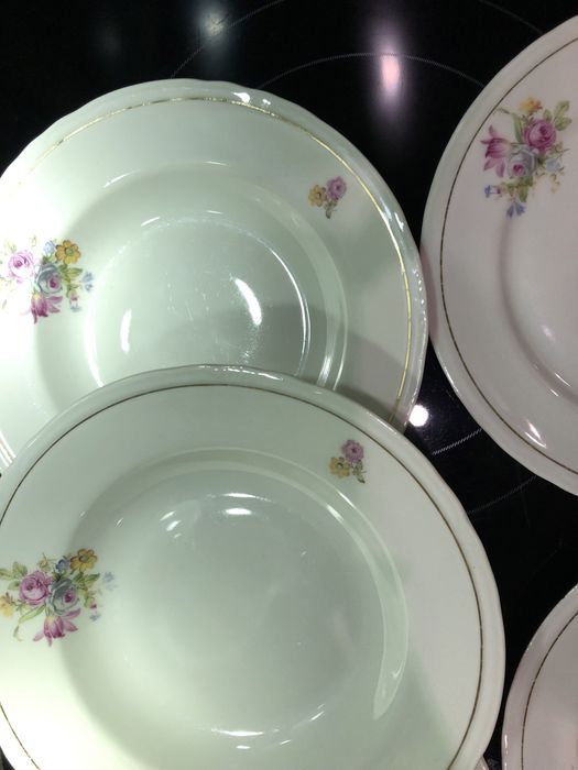 Порцеланови чинии