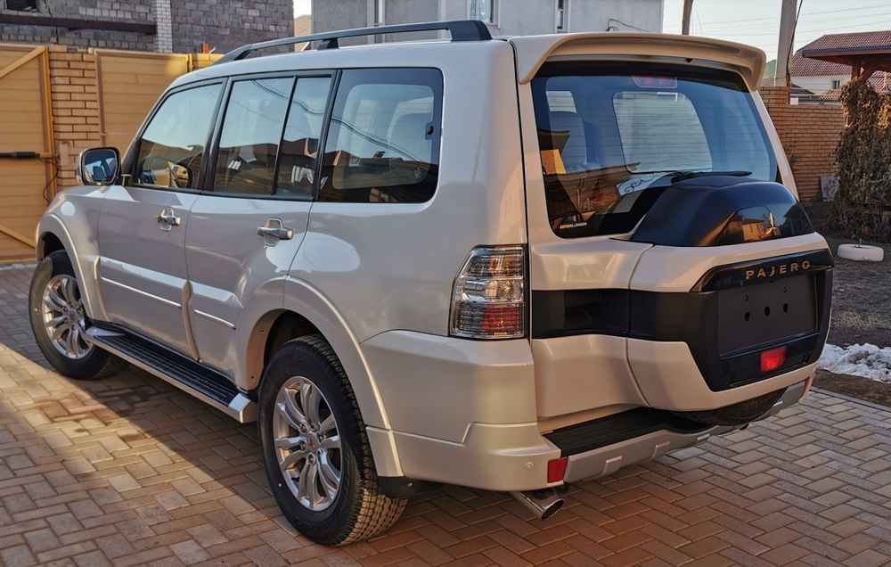 Продам Mitsubishi Pajero 4
