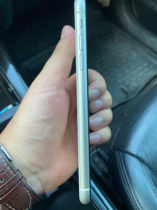 Iphone 11  белый