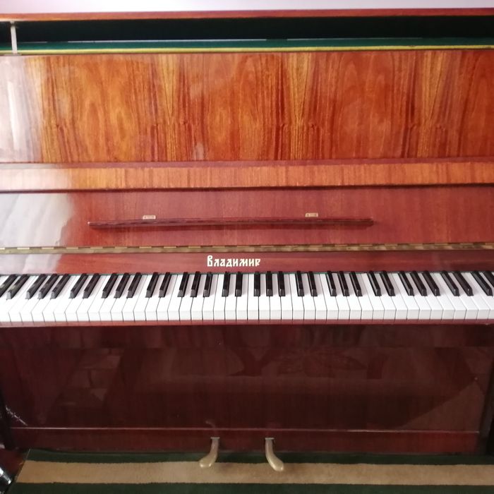 Фортепиано: ВЛАДИМИР