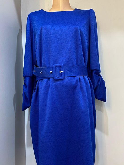 продам б/у платье (акссесуар в подарок)