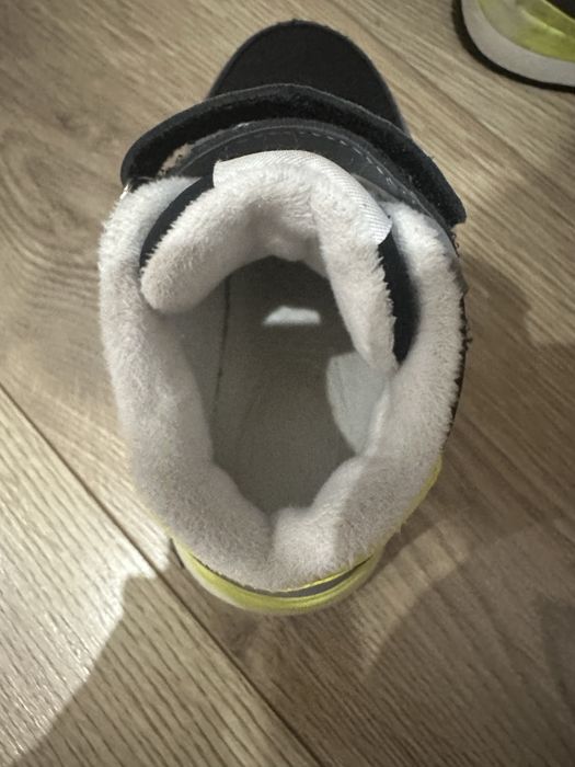 Утепленные кросовки на девочку