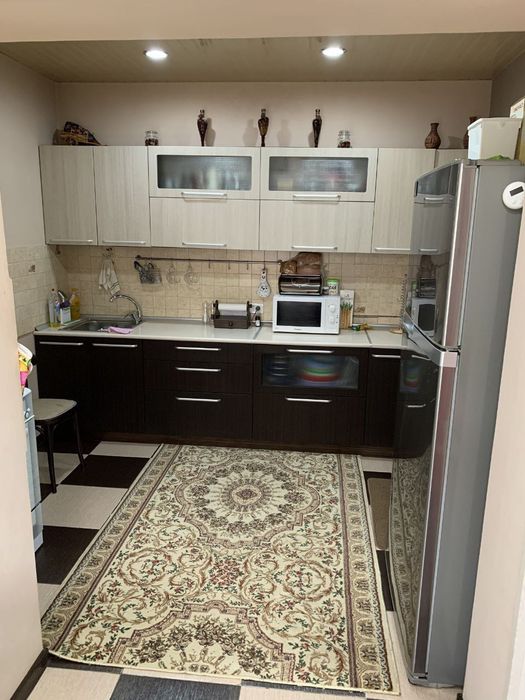 Продается квартира своя на Ахмад Югнакий  4/2/5. Санузел раздельный.