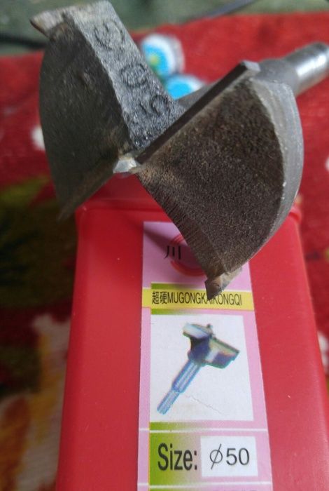 Инструмент по дереву.