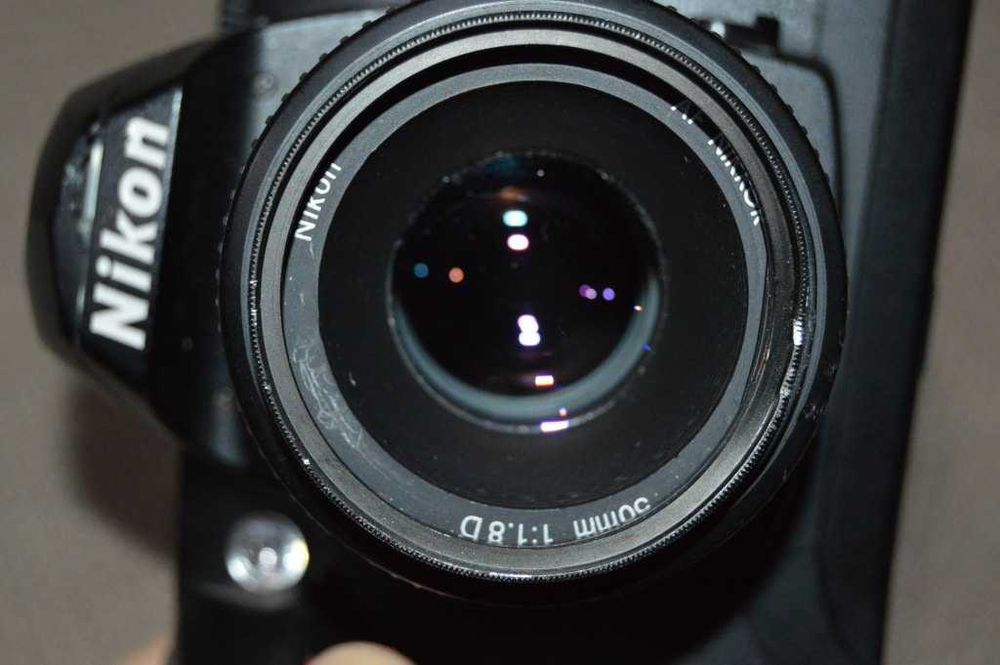 Aparat foto DSLR NIKON D70s + obiectiv Nikkor AF 50mm citeste anuntul