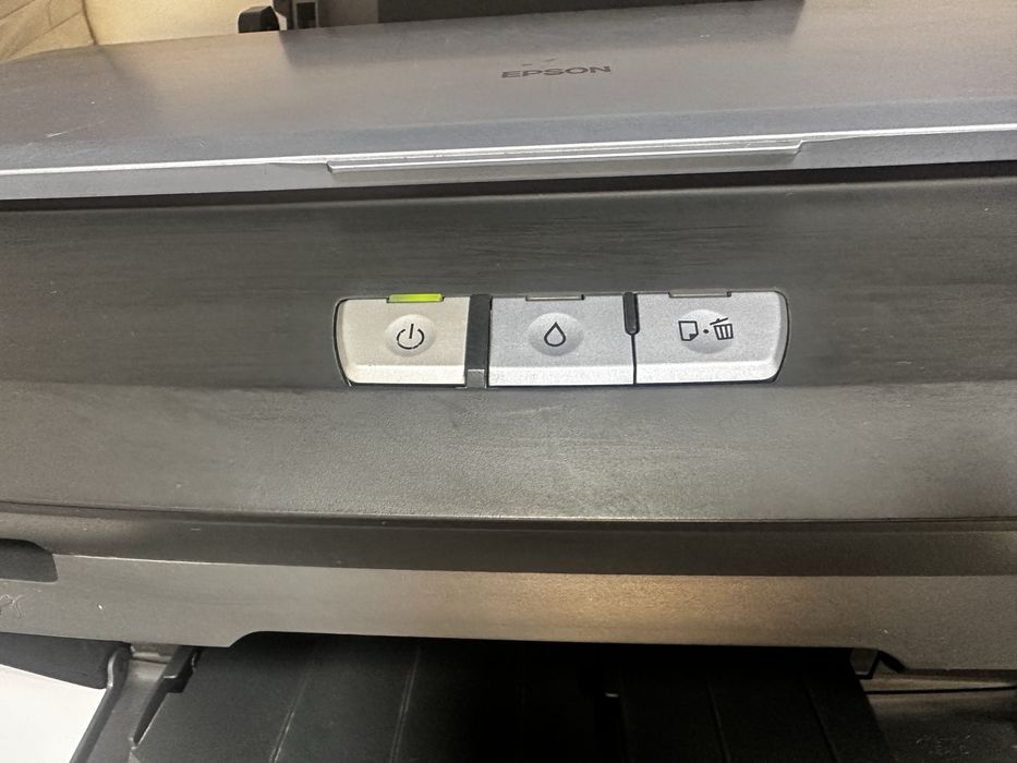 R 270 Epson в идеальном состоянии продается принтер