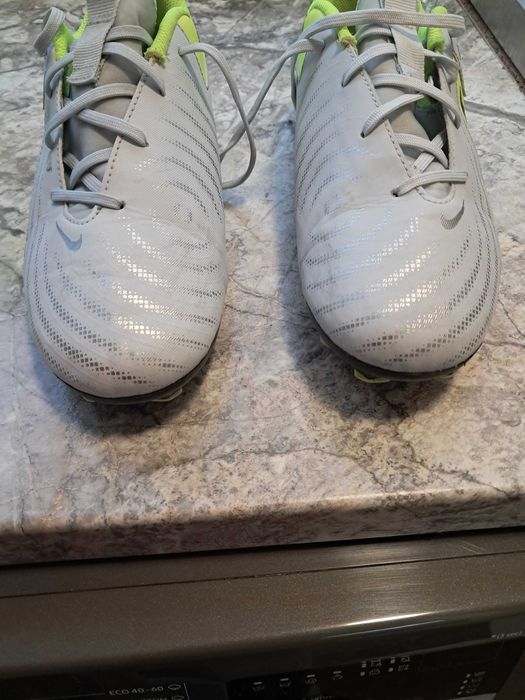 Детски бутонки найк