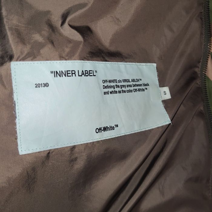 Geacă Off-White conditie foarte bună
