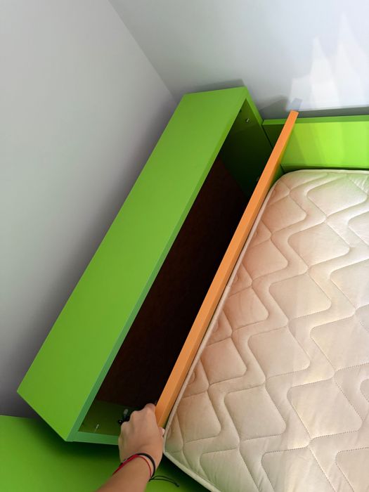 детски комплект от легло, гардероб и бюро