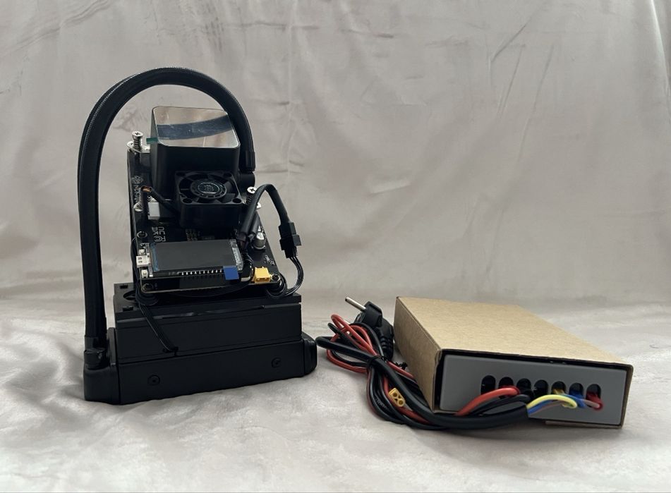 Miner Bitcoin NerdQaxe+ + Hydro (REV 6)