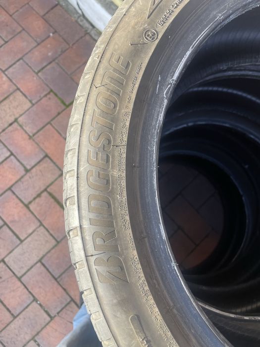 Bridgestone 225/45 R17