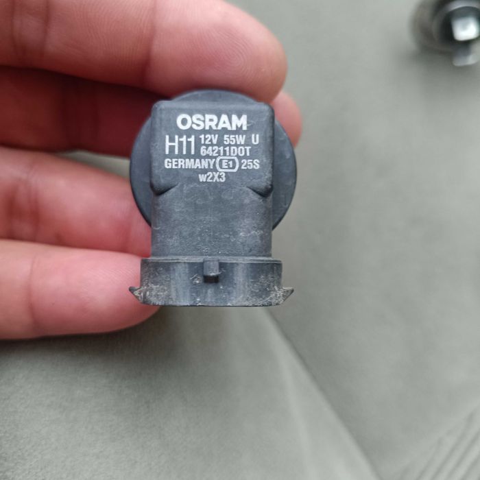 Продавам Халогенни крушки Н7 и H11.