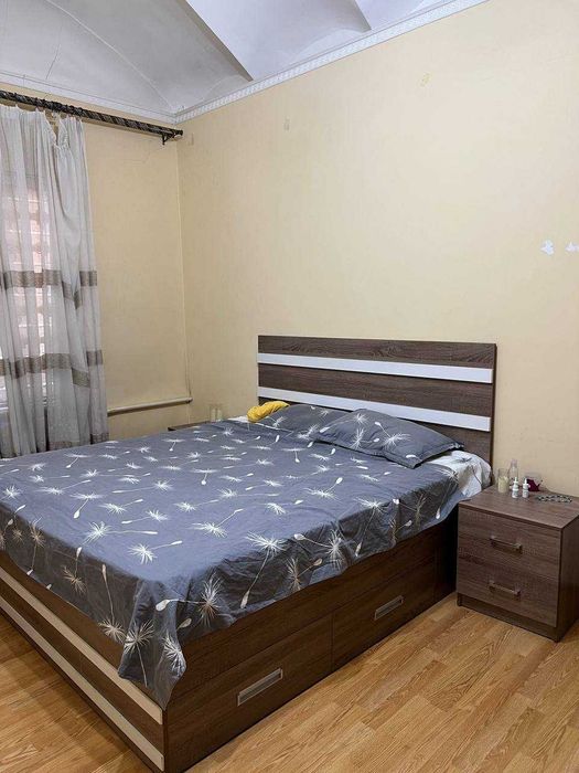 Спальный гарнитур. В отличном состоянии. Делали под заказ.